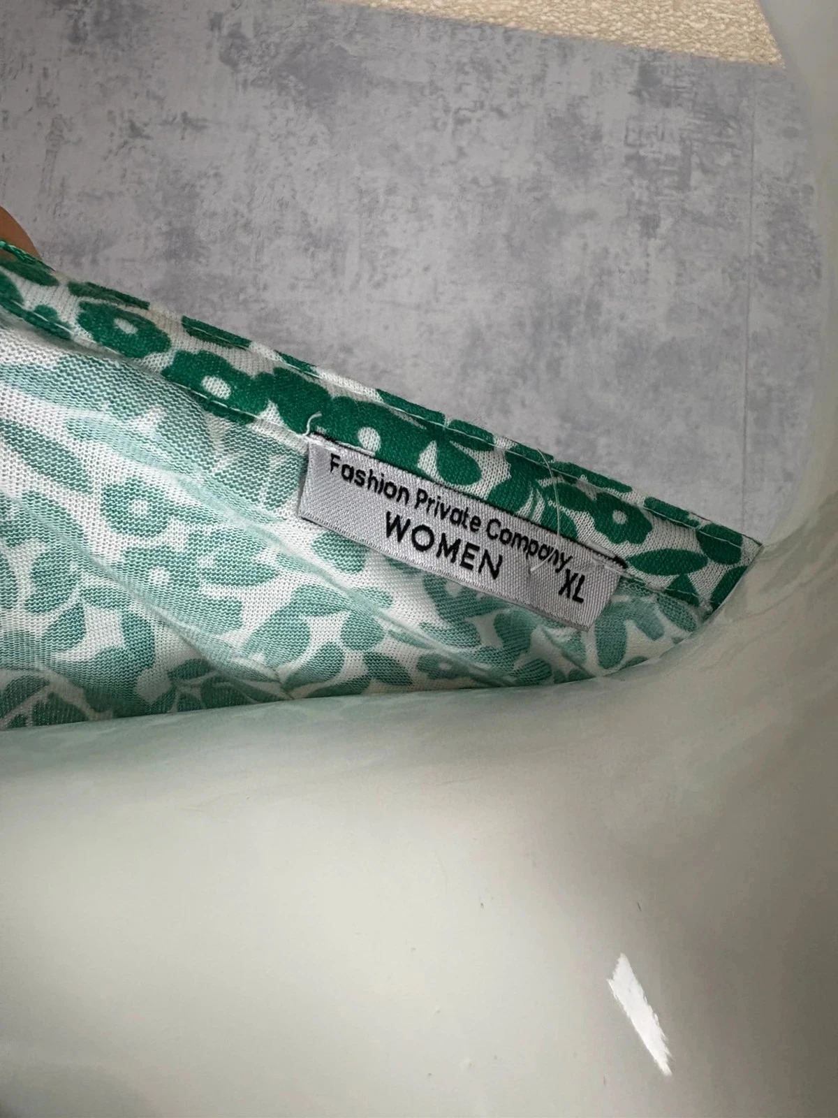 🌸 Green and white patterned blouse Size 42/44 🌸 – photo 4